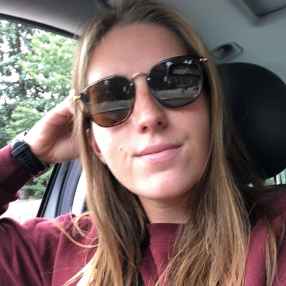 Meet your Posher, Caitlin